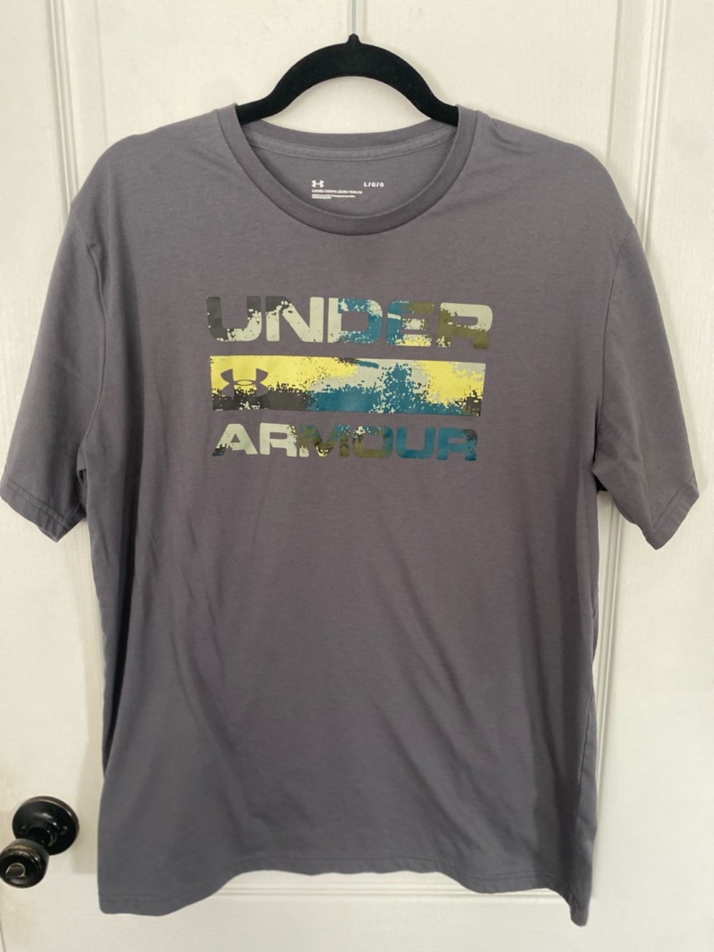 Under Armour Men's Gray Short-Sleeve Logo Tee with Multicolor Graphic